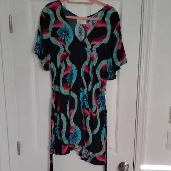 V-Neck Black Mini Dress with Turquoise & Coral Wave Print - Picture 7 of 14